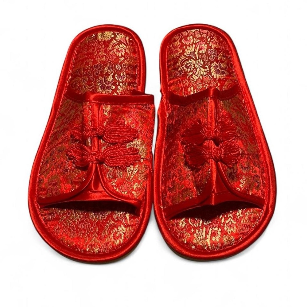 NWOT red and gold satin brocade tassel slip on Chinese wedding slipper sandals